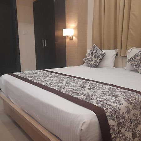Variety Inn Патна Экстерьер фото