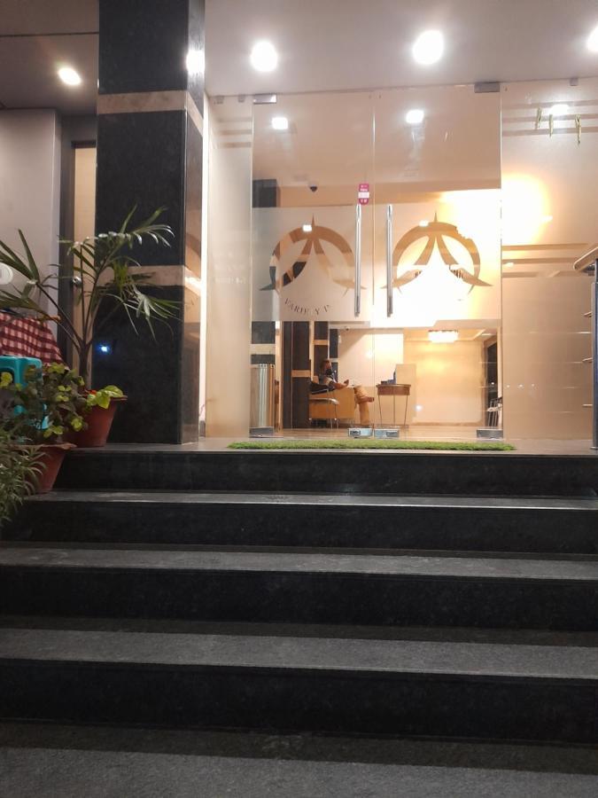 Variety Inn Патна Экстерьер фото