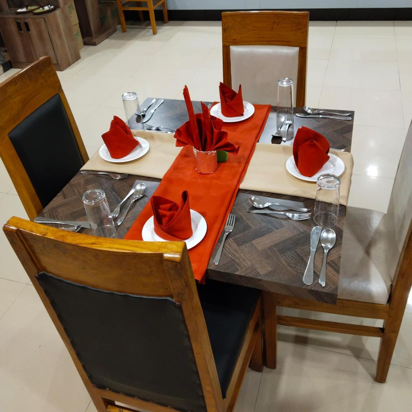 Variety Inn Патна Экстерьер фото