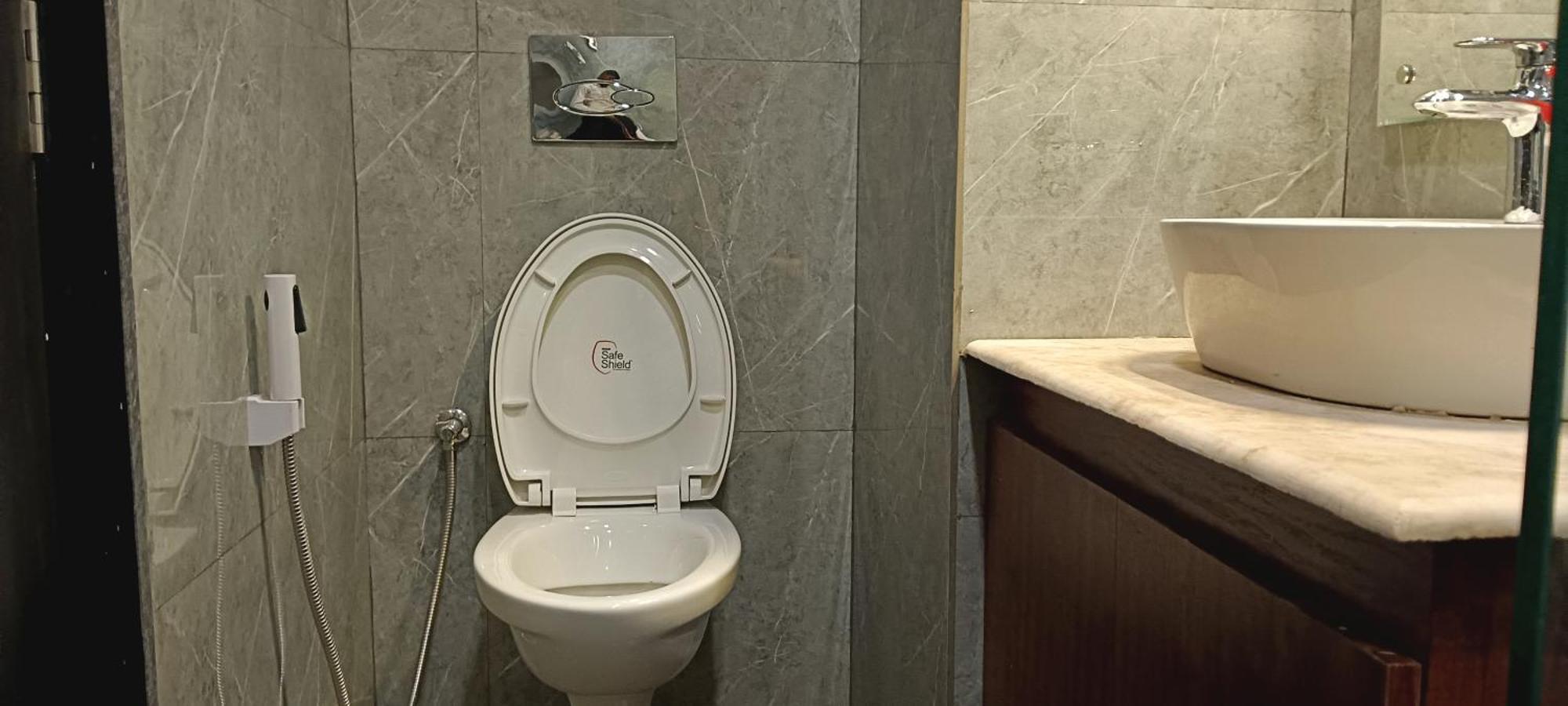 Variety Inn Патна Экстерьер фото