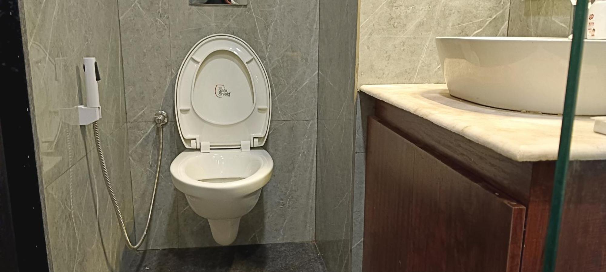 Variety Inn Патна Экстерьер фото